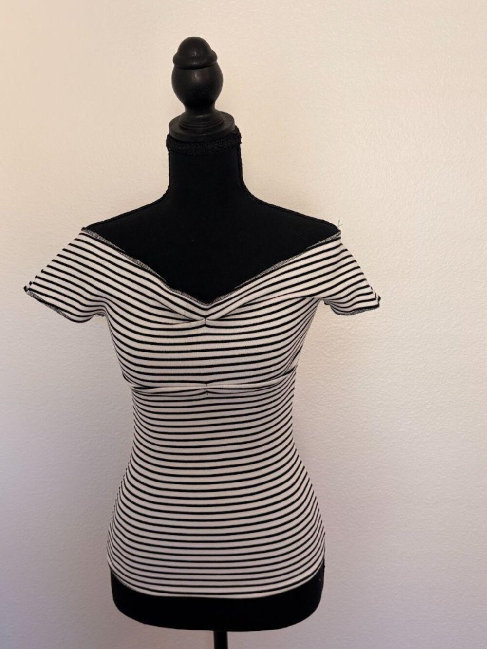 Chic Maeve off-the-shoulder top Size XS